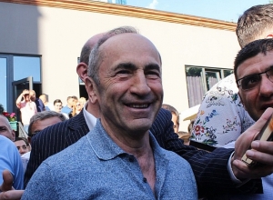 Ռոբերտ Քոչարյանը հանդիպել է իր աջակիցների հետ եւ ելույթ ունեցել