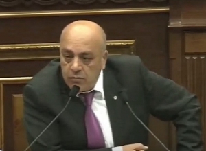 «Один  цветок – еще не весна, но я попытаюсь сделать кое-какие изменения»: Кандидат в судью КС