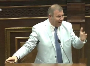 После революции никто не хочет открыть в Армении банковский бизнес: Микаэл Мелкумян