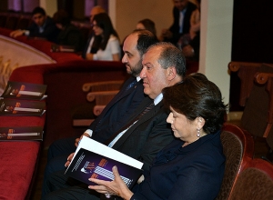 Армен Саркисян с супругой присутствовал на гала-концерте открытия 15-го Международного конкурса имени Хачатряна