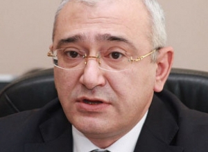 Ընտրախախտումները պայմանավորված են նրանով, որ իրավահարաբերության մեջ են մտնում տարբեր մարդիկ. Տ. Մուկուչյան