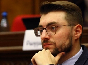 «Միգուցե էդտեղ իրեն բացատրեն, որ ինքը պատգամավոր է, ոչ թե լեգենդար բռնցքամարտիկ Մայք Թայսոնը»