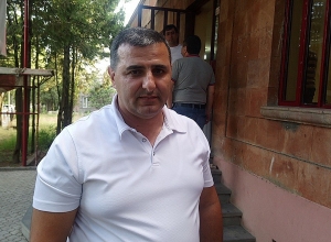 ԲՀԿ և ՔՊ պատգամավորների Աբովյանում լինելը ճնշում է ընտրողներին. անկուսակցական թեկնածու