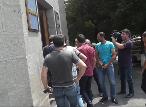 Жители Меликгюх проводили акцию напротив правительства