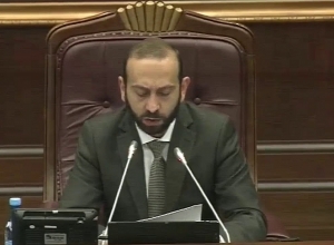 Նորընտիր պատգամավորի երդումը