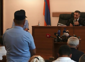 Քոչարյանի գործով դատավորը մտավ խորհրդակցական սենյակ՝ դատական ակտեր կայացնելու
