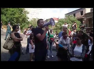 Քոչարյանի կողմնակիցները քայլերթը դեպի ԱԱԾ