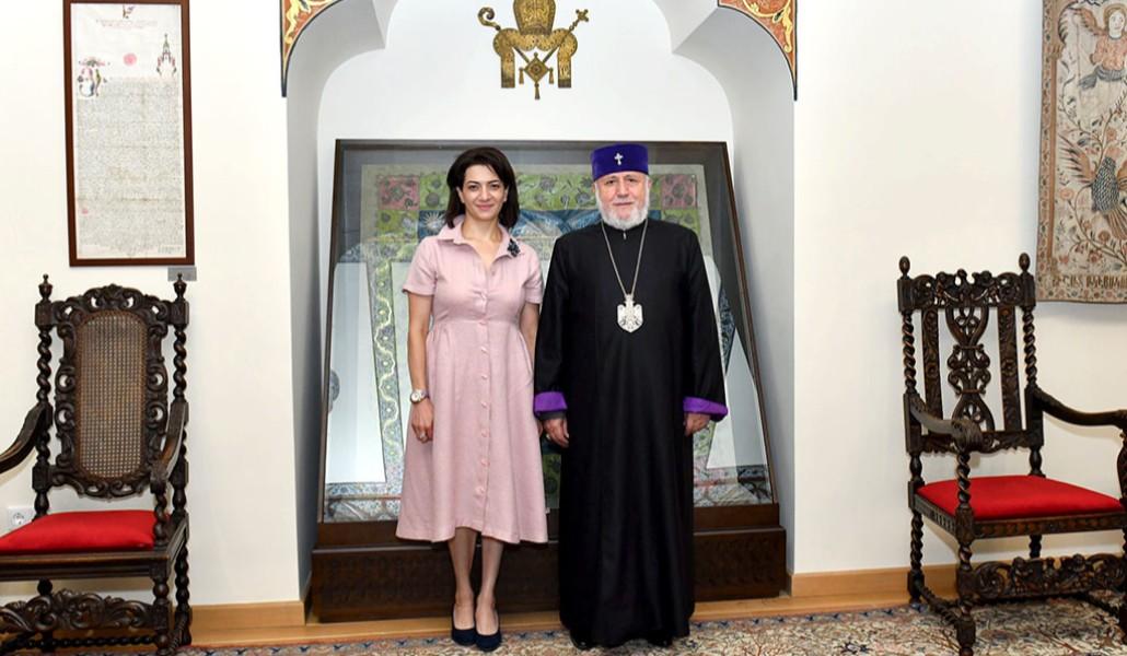 Ամենայն Հայոց կաթողիկոսը հյուրընկալել է Աննա Հակոբյանին
