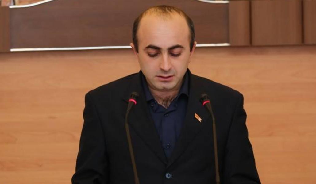Հայկ Խանումյանը խորհրդարանում