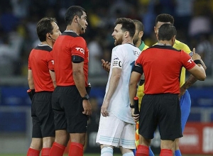 Մեսսին ու Սկալոնին դժգոհ են Բրազիլիայի հետ խաղի մրցավարությունից