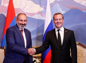 Никол Пашинян и Дмитрий Медведев встретились