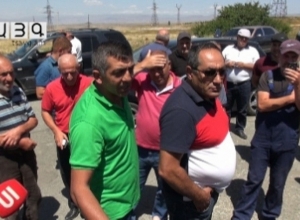 Համայնքի ղեկավարի հրաժարականը պահանջողներին չհաջողվեց խոսել Նիկոլ Փաշինյանի հետ. tsayg.am