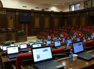 6-րդ և 7-րդ գումարման ԱԺ խորհրդարանները. տարիքը և կրթական աստիճանը