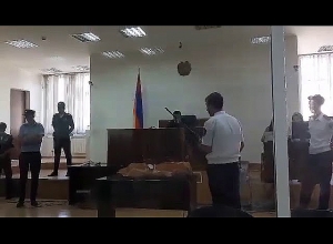 Դատարանում հետազոտվեց հրազենը, որով ըստ մեղադրանքի սպանվել է Յուրա Տեփանոսյանը