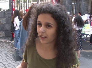 Դասադուլ տնտեսագիտականում. մի խումբ ուսանողներ պահանջում են Ռուբեն Հայրապետյանի վերադարձը