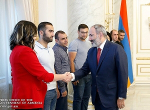 Նիկոլ Փաշինյանը Ջերմուկի բնակչության ներկայացուցիչների հետ քննարկել է Ամուլսարի հետ կապված իրավիճակը