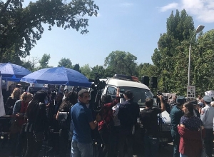 «Перегородка» между сторонниками и противниками Роберта Кочаряна