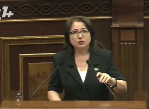 Հերիքնազ Տիգրանյանը դեմ է, որ ԱԱԾ-ն և Ոստիկանությունը Կառավարության մաս կազմեն