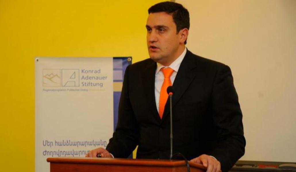 20590_Artur_Xazinyan_M