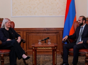 ԱԺ նախագահը հրաժեշտի հանդիպում է ունեցել ՀՀ-ում Միացյալ Թագավորության դեսպանի հետ