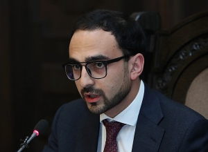 Տիգրան Ավինյանը պաշտոնից ազատել է իր խորհրդականին