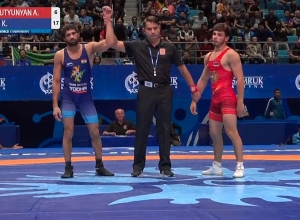 ЧМ по борьбе: Арсен Арутюнян проиграл индийскому борцу