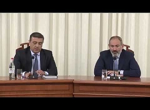 Փաշինյանը ներկայացնում է ԱԱԾ տնօրենի ժամանակավոր պաշտոնակատարին