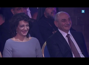 Խնդիր ունենք անընդհատ կերտել նոր հերոսների․ Փաշինյանը մրցանակ հանձնեց