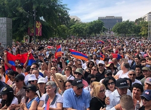 Live: Митинг в Лос-Анджелесе стартует с концерта