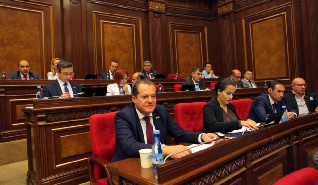 լուսավոր հայաստան լհկ Արկադի