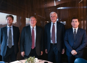 Արմեն Սարգսյանը հանդիպել է իտալական «Լեոնարդո» ընկերության գործադիր տնօրեն Ալեսանդրո Պրոֆումոյի հետ