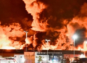 Крупный пожар на одном из химических заводов Франции  - школы закрыты