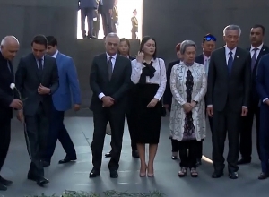Սինգապուրի վարչապետը հարգանքի տուրք է մատուցել Հայոց ցեղասպանության զոհերի հիշատակին