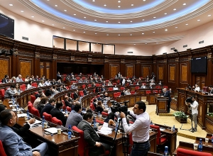 Граждане могут записывать на видео нарушения правил дорожного движения: НС принял законопроект