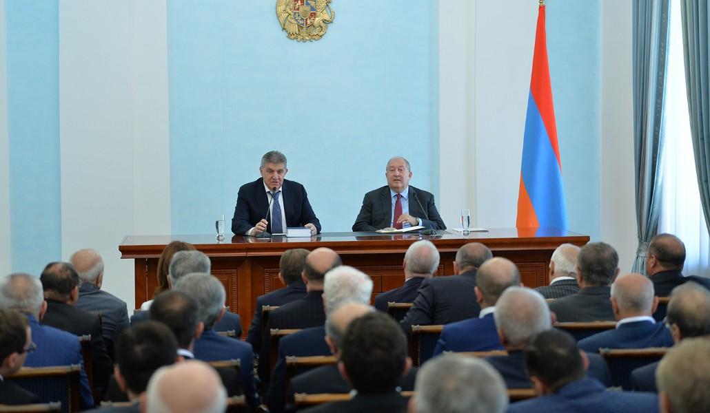 նախագահ (3)