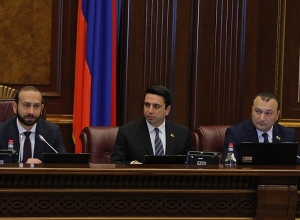 Արարատ Միրզոյանը կոշտ արձագանքեց Արսեն Թորոսյանին