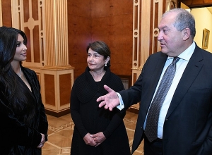 Քիմ և Քորթնի Քարդաշյանները հյուրընկալվել են Հայաստանի նախագահի նստավայրում