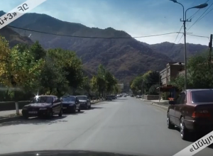 Փողոցը ծանրաբեռնված է, երթևեկության նշաններ չկան․ վարորդները դժգոհում են