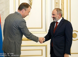 Nikol Pashinyan holds meeting with EU Special Representative for South Caucasus