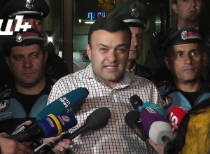 Գագիկ Հարությունյանը հրաժարական է տվել. մարդ կա՝ էսօր ա պարզում. Ե.  Վարոսյան