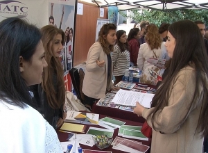 Доверяет ли работодатель студентам, делающим первые шаги: ярмарка труда во дворе Экономического университета