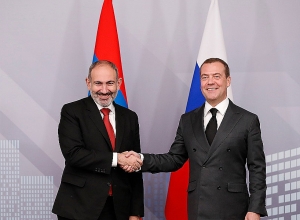 Ինչ են  խոսել Դմիտրի Մեդվեդեւի հետ