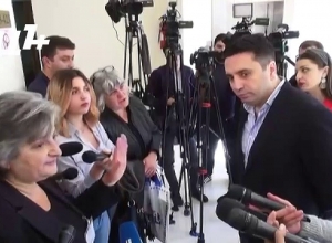 Ալեն Սիմոնյանը զրուցել է զոհվաց զինծառայողին մոր հետ.