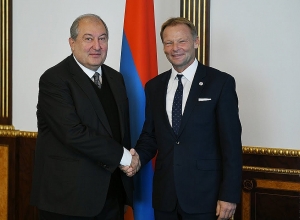 Նախագահ Սարգսյանը հանդիպել է Եվրոպական ներդրումային բանկի փոխնախագահի հետ