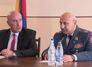Արման Սարգսյանը անձնակազմերին է ներկայացրել ոստիկանության ստորաբաժանումների նորանշանակ պետերին
