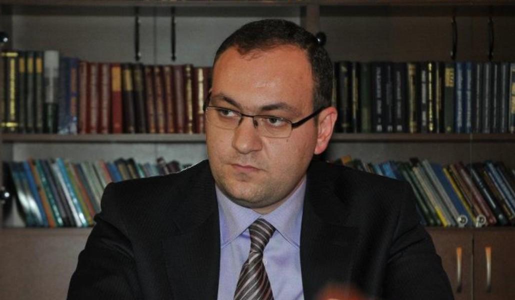 419516_2495815973086_948325167_n