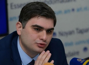 ՀՀ -ն ավելացնում է արտաքին պարտքը՝ փոխարենը արժանանալով ՎԶԵԲ-ի գովազդին. Ս. Պարսյան