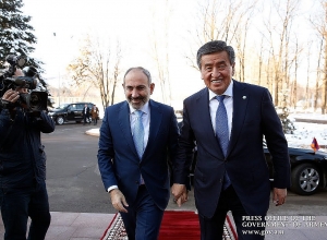 Նիկոլ Փաշինյանը հանդիպում է ունեցել Սոորոնբայ Ժեենբեկովի հետ