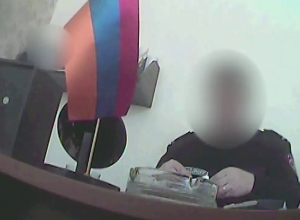 Կաշառք ստանալու պահին ոստիկանության ծառայող է բռնվել