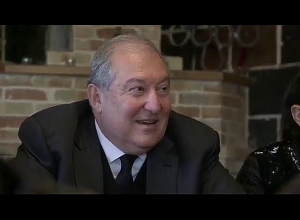 Արմեն Սարգսյանը Գյումրիում այցելել է «Շալե Գյումրի» կենտրոն